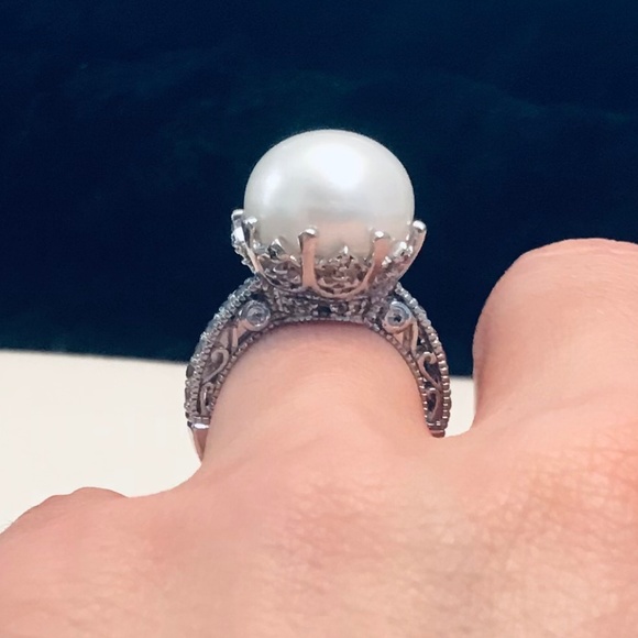 Genuine Cultured White Pearl & Zircon Crown Ring - Picture 7 of 10